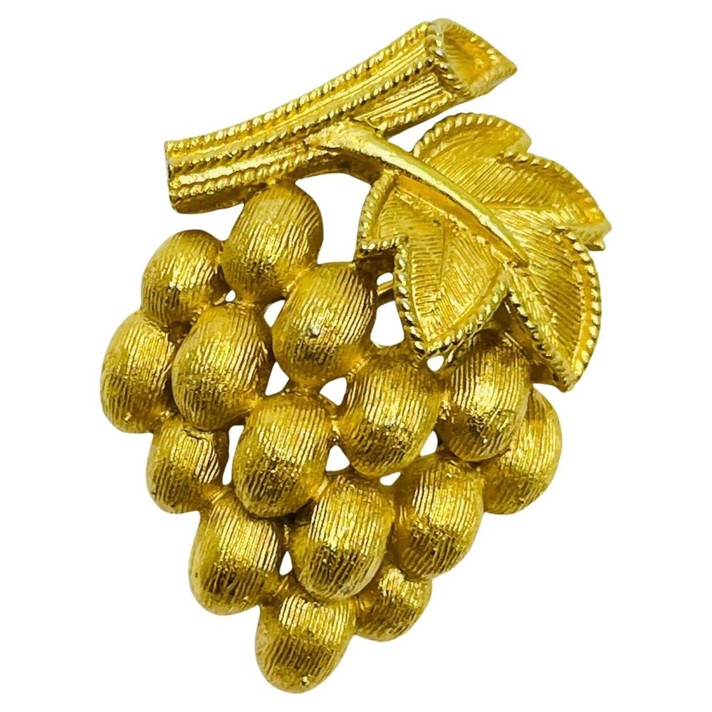 Vintage TRIFARI crown signed gold tone grape small designer brooch